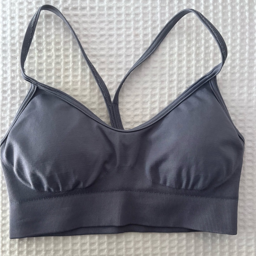 Gray Women's GymShark sports Bra